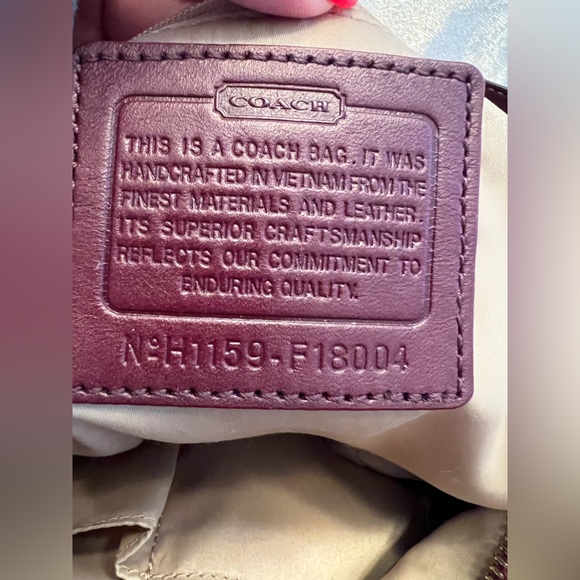 Coach Brooke red and gold shoulder bag - Picture 9 of 14